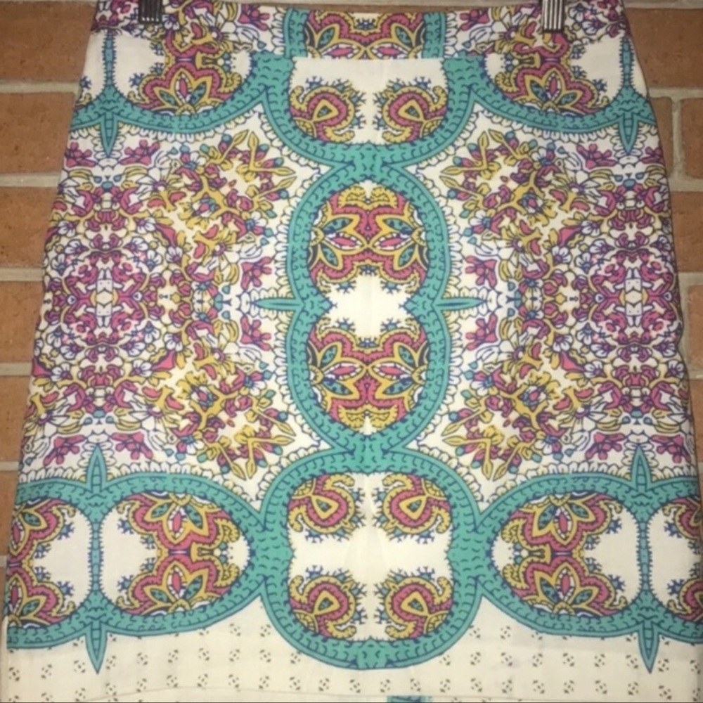 LUCY AND LAUREL PAISLEY LINEN SKIRT with back exposed zipper - Picture 2 of 7